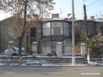 Старый дом напротив ОВвИР
